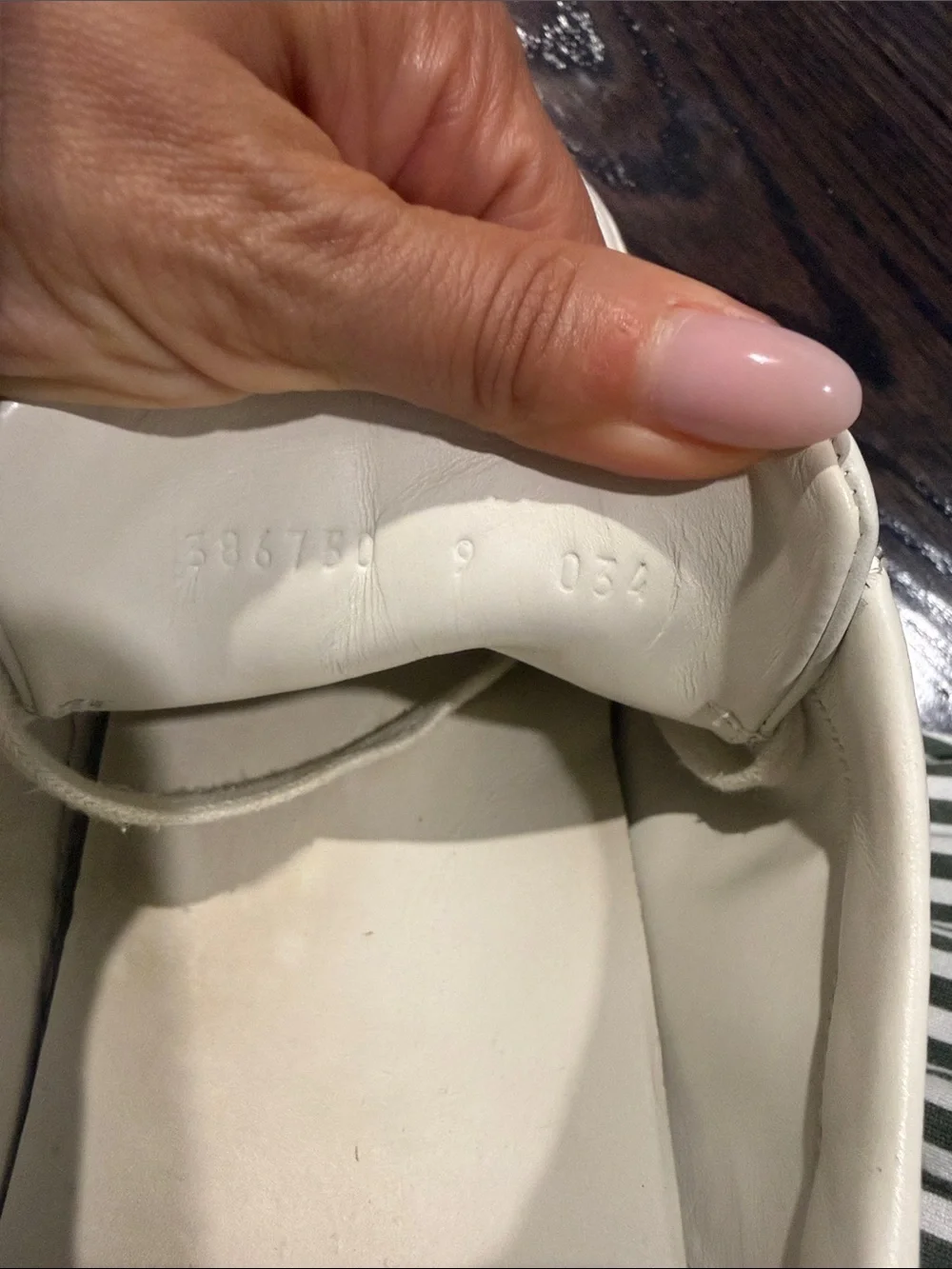 Gucci White Leather Sneakers with Green & Red Web Stripe